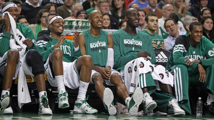 Jermaine O'Neal, Paul Pierce, Ray Allen, Kevin Garnett y Ray Allen durante su etapa en los Celtics.
