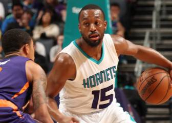 Booker baja el ritmo y Kemba apura las opciones de Hornets