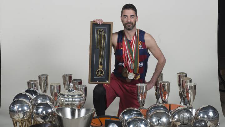 Juan Carlos Navarro, con sus 33 trofeos y once medallas.