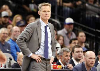 La espalda de Steve Kerr pasó otra vez por el quirófano