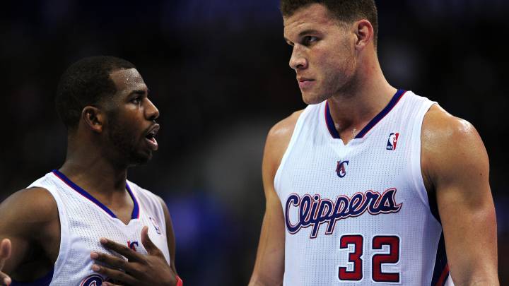 Chris Paul y Blake Griffin hablan durante un partido de los Angeles Clippers.