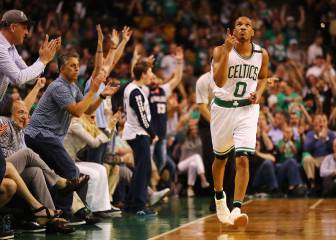 Los Celtics envían a Bradley a Detroit para firmar a Hayward