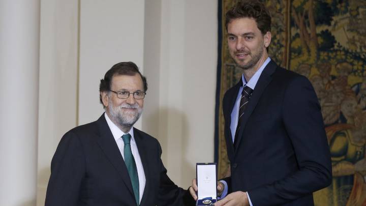 Rajoy entrega la Medalla de Oro al Mérito en el Trabajo a Pau Gasol y a Teresa Perales