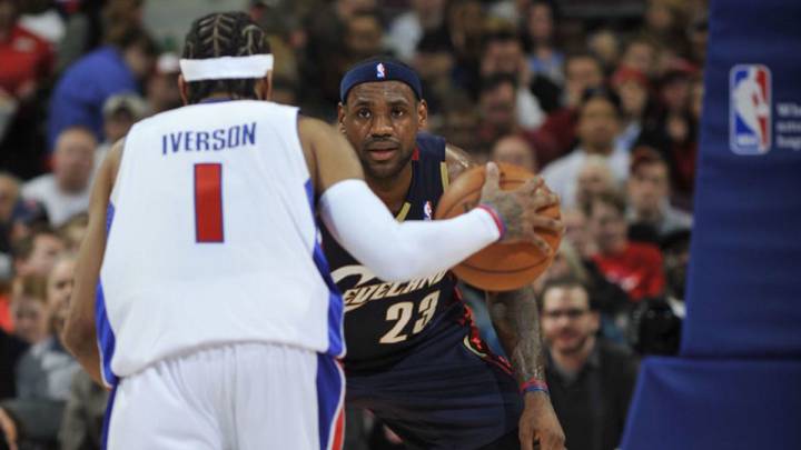 LeBron James defiende a Allen Iverson