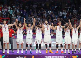 Los hermanos Gasol regalan su último bronce a Navarro