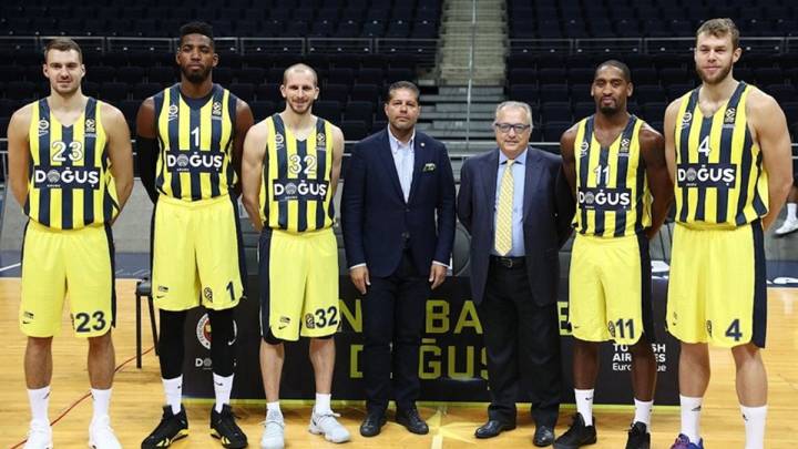 Guduric, Thompson, Guler, Wanamaker y Melli, las cinco caras nuevas del Fenerbahçe.
