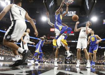 Klay (27), Durant (24) y Curry (21) remontan 19 pts en San Antonio