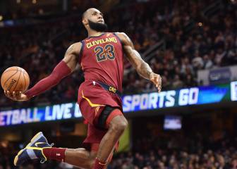 A LeBron le dan puntos, falla una clavada cantada y decide con un majestuoso último cuarto