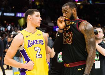 ¿De qué hablaron? LeBron y Lonzo comparten confidencias