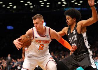Los Knicks ganan pero pierden a Porzingis: rodilla izquierda