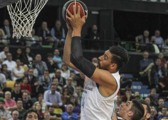 Gustavo Ayón vuelve a jugar tres meses y medio después