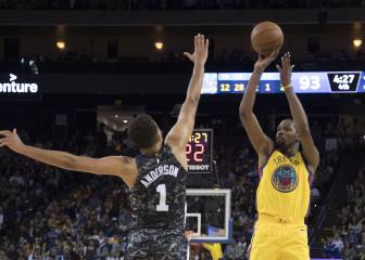 Kevin Durant rescata a los Warriors tras la lesión de Curry
