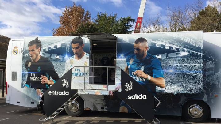 El autobús de Real Madrid Official Store estará en la Plaza de Felipe II el 22 de marzo.