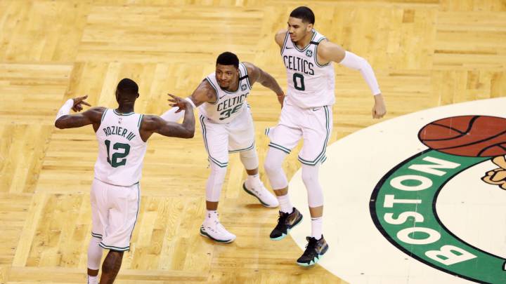Terry Rozier, Marcus Smart y Jayson Tatum, en el Game 7 del Celtics-Bucks. Boston se medirá a Philadelphia.