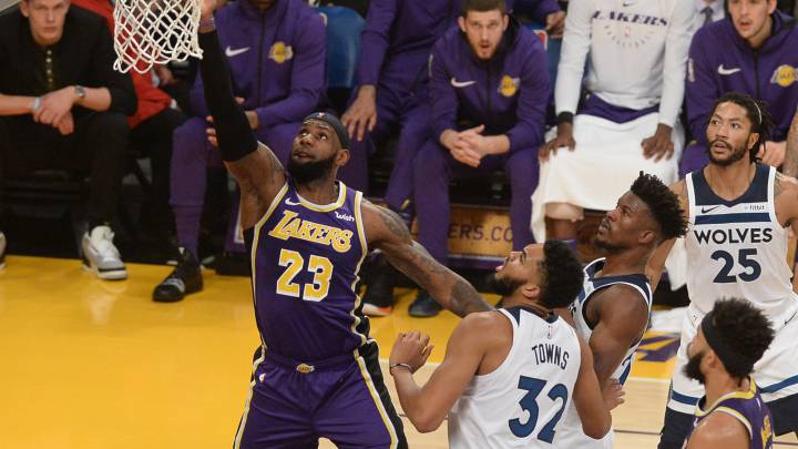 LeBron y los Lakers sobreviven a otra noche iluminada de Rose