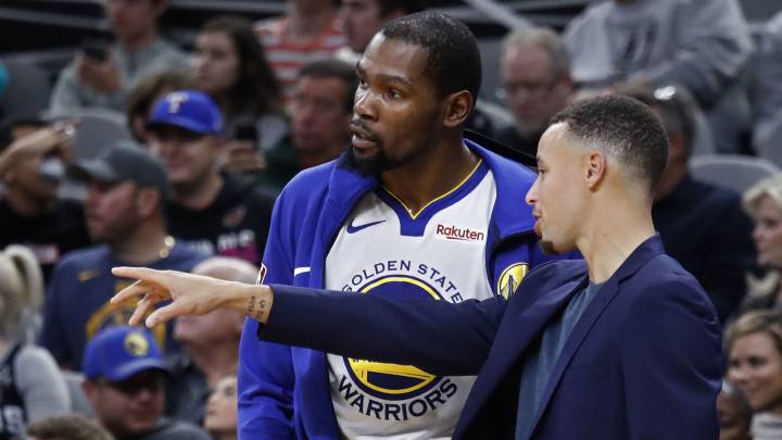 Los datos no ayudan a Durant: los Warriors ganan un 26% más con Curry solo que con él