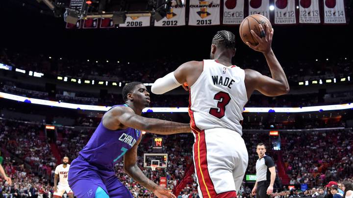 Los Heat vencen a los Hornets: Wade quiere retirarse en playoffs