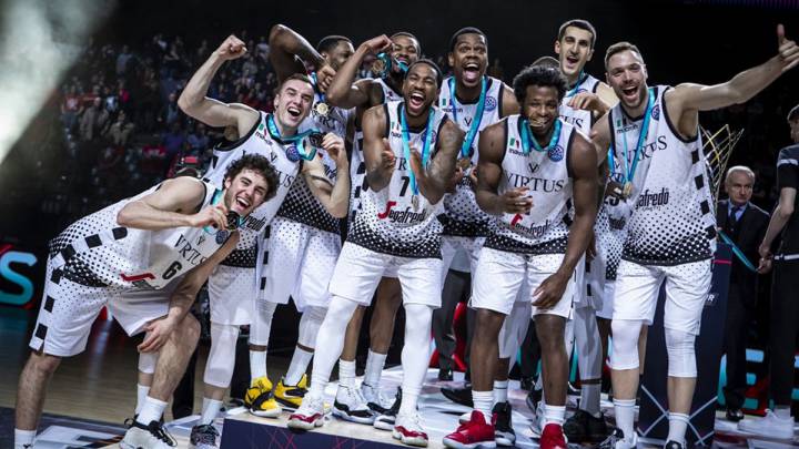La Virtus Bolonia celebra la última Champions FIBA.