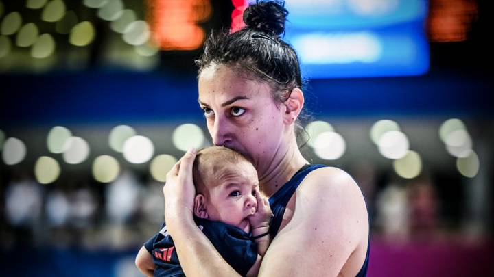 La serbia Jelena Brooks, una mamá en el Eurobasket