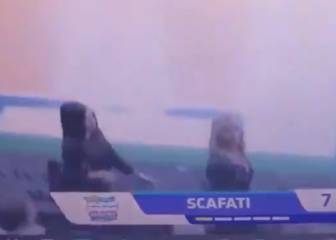 Italia está que arde con esto: el despiste de un cámara con dos aficionadas perdidas
