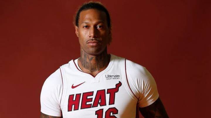Los Heat prohíben a Johnson entrenar por no estar en forma