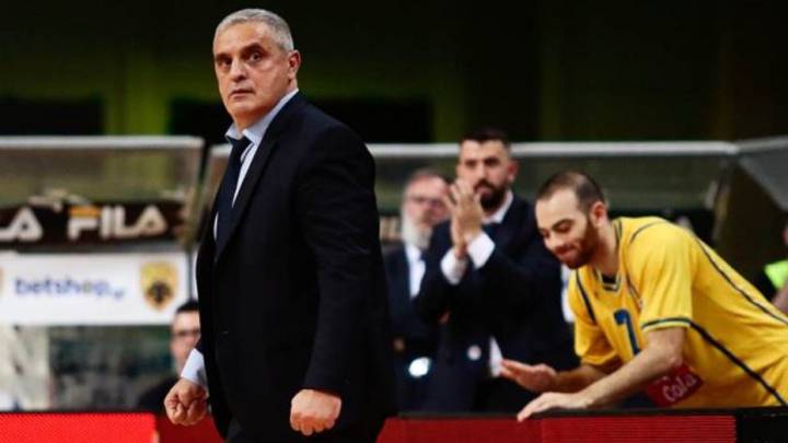 El Panathinaikos destituye a Pedoulakis como entrenador