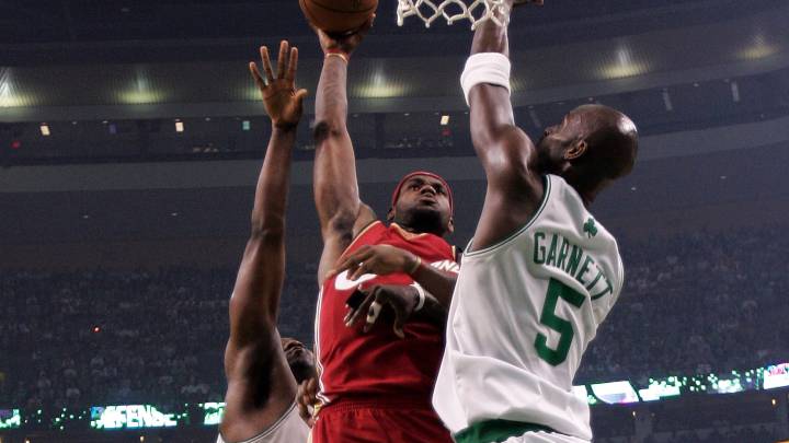 Garnett dice que los Celtics "rompieron a LeBron" en 2010