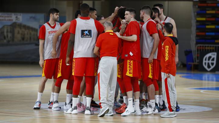Los jugadores de la Selección, durante un entrenamiento para el Eurobasket 2021.