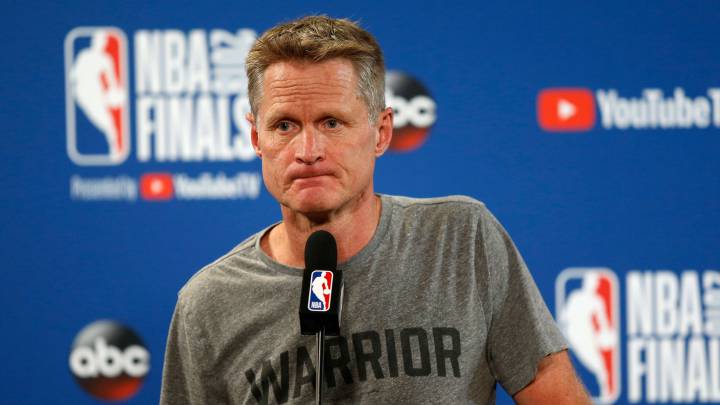 Kerr no cree que los Warriors jueguen si la NBA se reanuda
