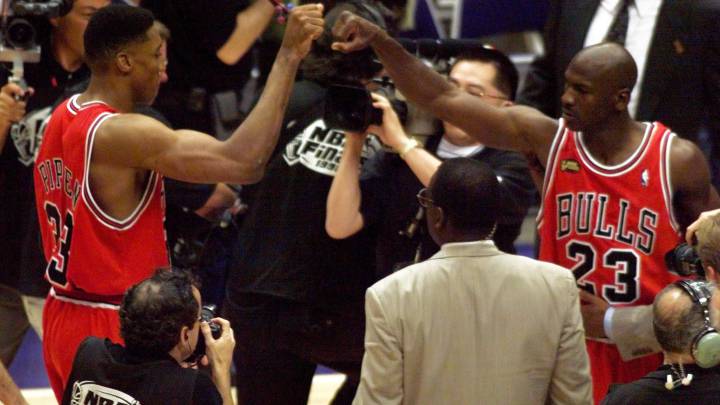 ¿Cómo sería el mejor equipo defensivo de siempre en la NBA? Michael Jordan, Pippen, Russell...