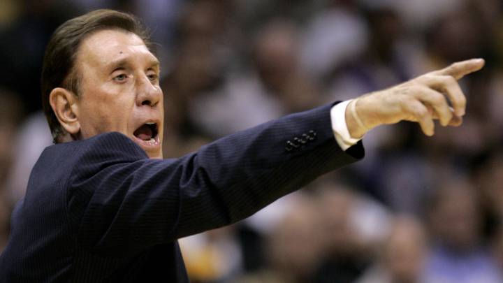Rudy Tomjanovich fue entrenador de los Houston Rockets de la NBA, con los que conquistó dos anillos en 1994 y 1995