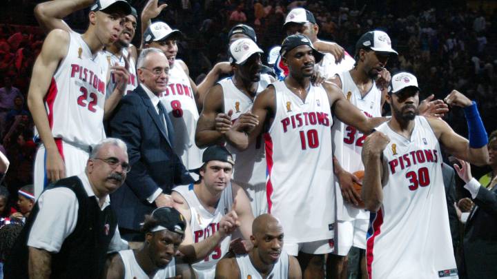 Los Detroit Pistons celebran el título conseguido en 2004 tras batir en las Finales de la NBA a Los Ángeles Lakers