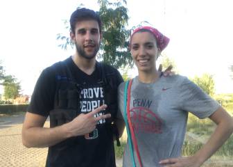 Un pívot y una alero de élite en la minúscula cancha de su casa