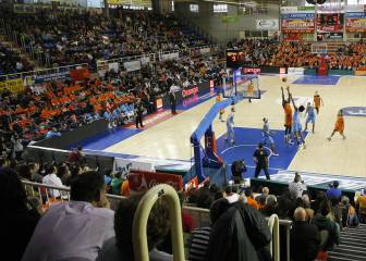 El Fuenlabrada dona 100 móviles a alumnos sin recursos
