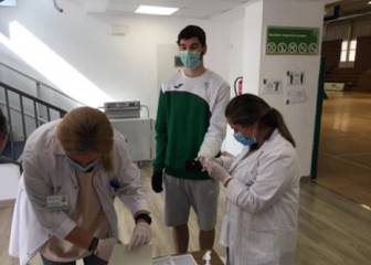 Los jugadores de Unicaja pasan los test, pero retrasan su vuelta a los entrenamientos