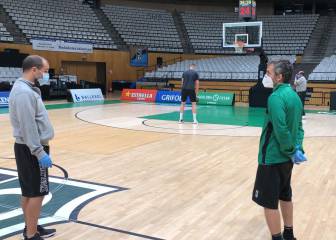 Un jugador del Joventut trabaja al margen 