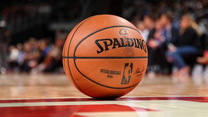 voltaje pegamento tubo La NBA cambia su balón oficial: Spalding deja sitio a Wilson - AS.com
