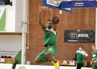 El Unicaja avanza: entra en la fase intermedia y Casimiro, con mascarilla