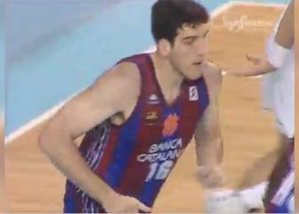 El gigante que enamoró al Palau y triunfó en el Barça: así jugaba Roberto Dueñas