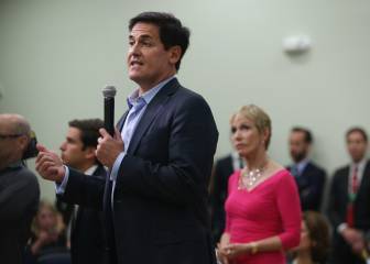 Mark Cuban apoya que los jugadores se arrodillen durante el himno: 