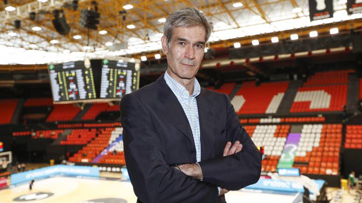 Antonio Martín, presidente de la ACB, posa para AS en La Fonteta.