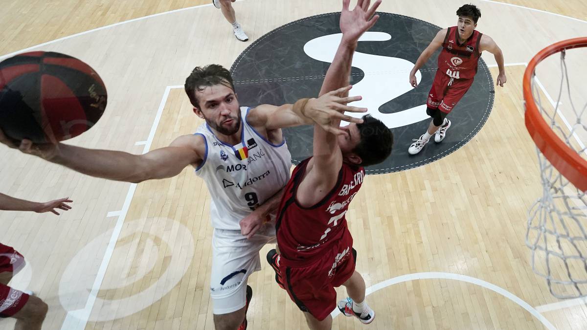 El Morabanc Andorra venció ante un Madrid con problemas en defensa y polémicas arbitrales El Morabanc Andorra venció ante un Madrid con problemas en defensa y polémicas arbitrales