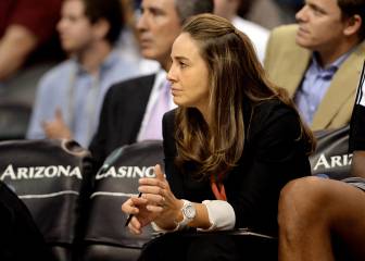 Popovich cede el testigo a Becky Hammon ante los Bucks