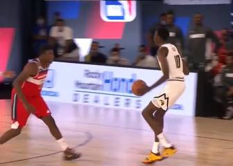 2,20 de altura, hijo de una leyenda y se salió: es un pívot en defensa... ¡y escolta en ataque!