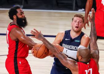 James Harden reina en un festival de puntos frente a los Mavericks
