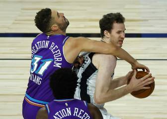 Los Spurs ganan con solvencia y mantienen intactas sus opciones