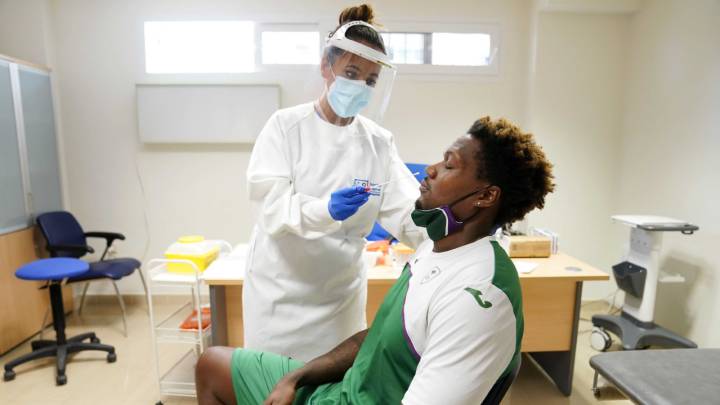 El Unicaja registra un caso positivo por la COVID-19