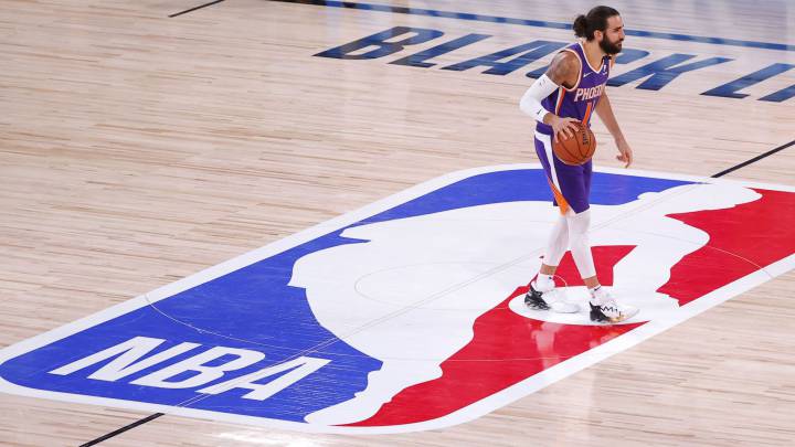 Ricky Rubio dirige el ataque de Phoenix Suns ante Los Angeles Clippers.