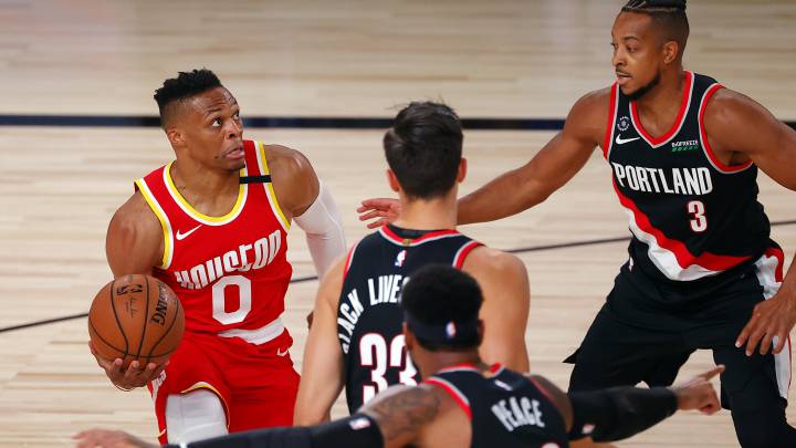 Los Rockets tiemblan: Westbrook, baja para el inicio de los playoffs