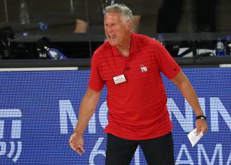 Los 76ers procesan la derrota y despiden al técnico Brett Brown